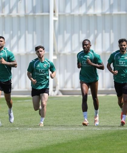 Konyaspor’da yeni sezon mesaisi sürüyor: Yeşil-beyazlılar İlhan Palut yönetiminde hız kesmiyor!