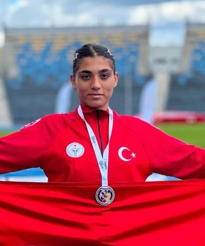 Konya'nın rüzgar kızı Polonya'yı salladı! İlk kez katıldı, Avrupa'yı dize getirdi