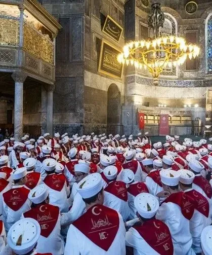 Ayasofya'da muazzam vefa: Hain darbe girişiminin 10. yılında 253 hafızdan 253 hatim!