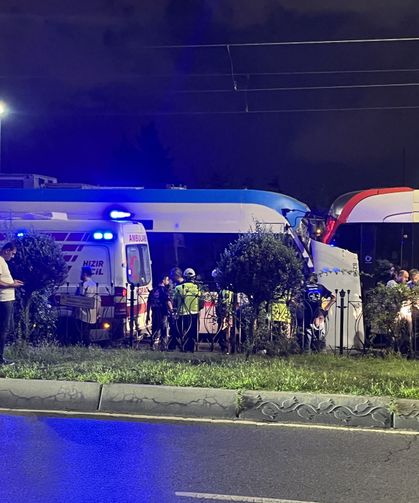 İki tramvay kafa kafaya çarpıştı! Can pazarı yaşanıyor…
