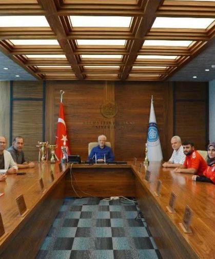 Şampiyon okçulardan Rektör Prof. Dr. Cem Zorlu’ya ziyaret!