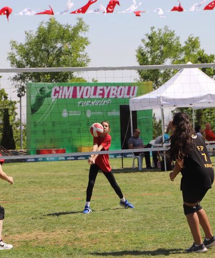 Konya’da çim voleybolu şöleni! 56 takım kıyasıya mücadele edecek