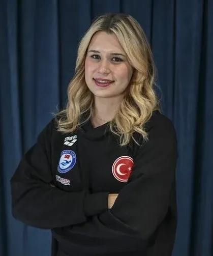 Avrupa Yüzme Şampiyonası’nda göğsümüz kabartan Defne Kurt’tan gümüş madalya!