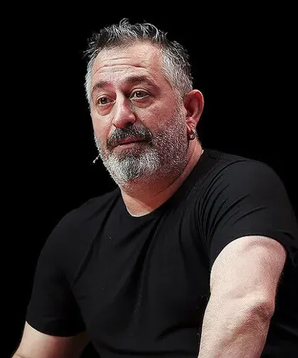 Evinde rahatsızlanan ünlü komedyen anjiyoya alındı!