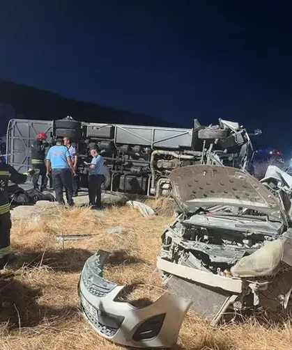 Katliam gibi kaza! 5 ölü ve çok sayıda yaralı var…