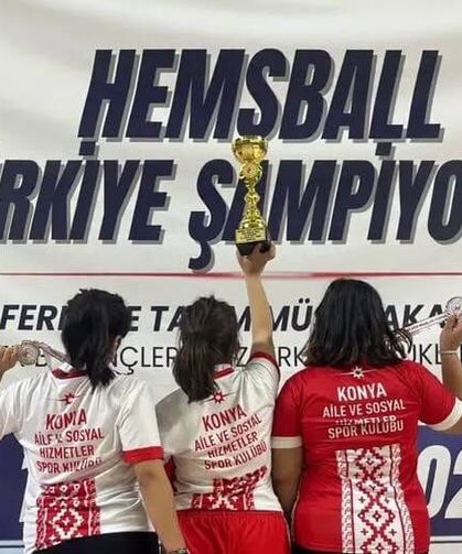 Konyalı sporcular ilk kez katıldıkları şampiyonayı altüst ettiler!