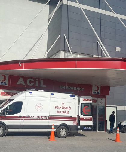 Karapınar'da otomobille çarpışan 12 yaşındaki çocuk hastaneye kaldırıldı