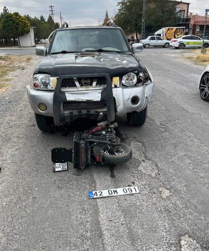 Konya’da pikap ile motosiklet birbirine girdi! Sürücü hastaneye kaldırıldı!