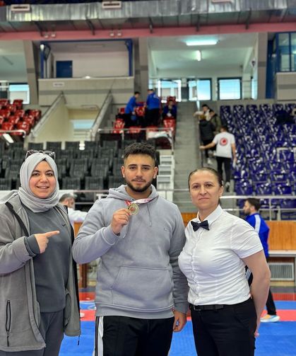 Doktor olmadı ama dünya şampiyonu oldu!