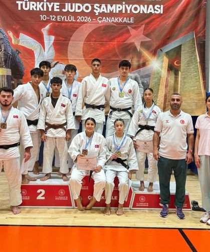 Çanakkale’de düzenlenen şampiyonada Konya rüzgarı esti: Sporculardan 8 madalyalı gövde gösterisi