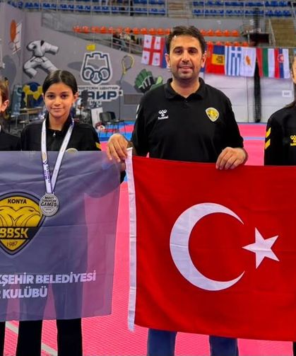 Sırbistan'da tatamiye damga vuran Konyalı gençlerden dev başarı