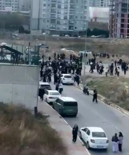 Esenyurtta bir lisede kavga: Polis olay yerinde