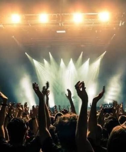 İstanbul'da konser faciası! 2 kişi öldü
