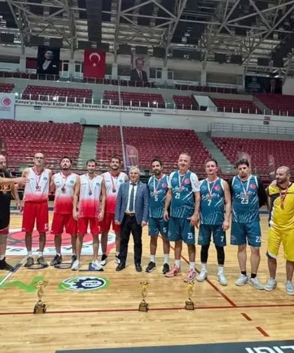 Parkede kamu heyecanı: 3x3 Basketbol Turnuvası kupa töreniyle sona erdi!