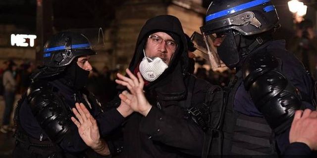 Fransa'da emeklilik reformu karşıtı gösterilerde gözaltına alınanların sayısı 500'ü geçti