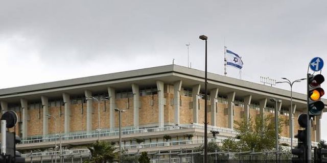 İsrail'de başbakanın görevden alınmasını zorlaştıran yasa tasarısı kabul edildi