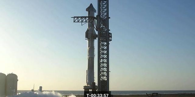 SpaceX roketinin ilk fırlatma girişimi ertelendi