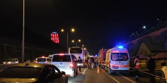 Araç yol kenarında çalışan İBB işçilerine çarptı! 4 kişi öldü