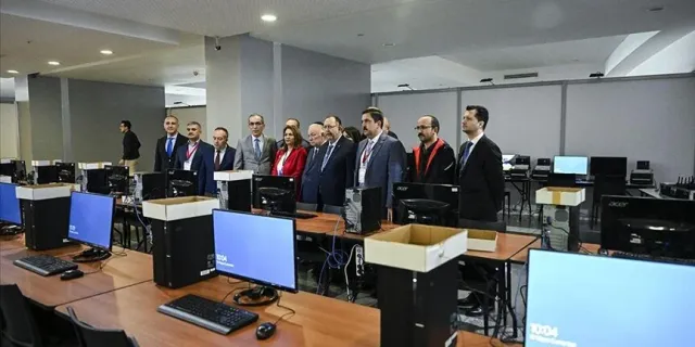 YSK Başkanı Yener, sayım hazırlıklarını kontrol etti