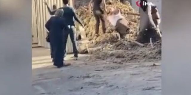 Fatih'te sapanlı, sopalı kavga kamerada: 7 yaralı