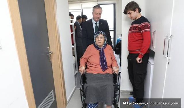 Ağrı'da misafir edilen depremzede kadının tekerlekli sandalye ihtiyacı giderildi