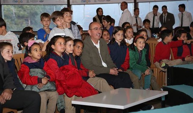 Başkan Kavuş, çocuklarla iftarda