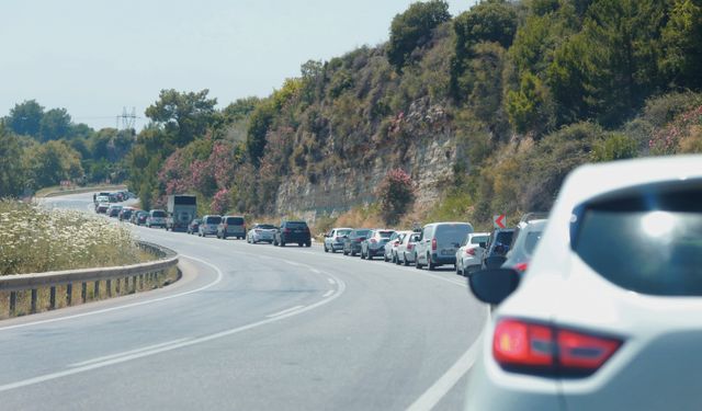 Antalya- Konya yolunda bayram yoğunluğu
