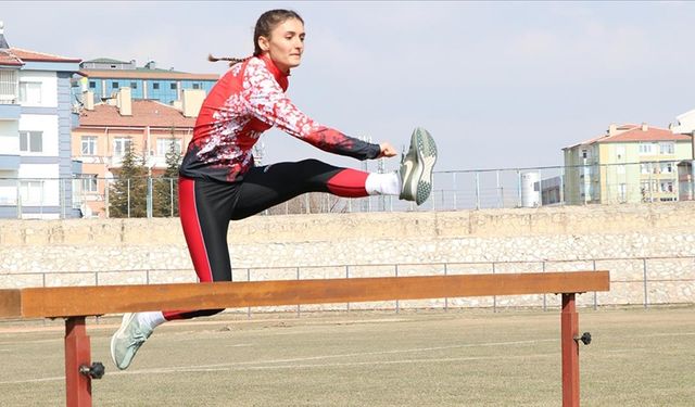 Milli atlet Şevval Özdoğan barajı geçti