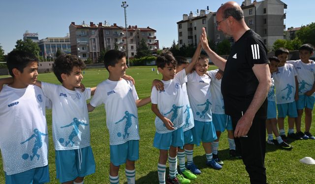 Başkan Pekyatırmacı'dan miniklere ziyaret