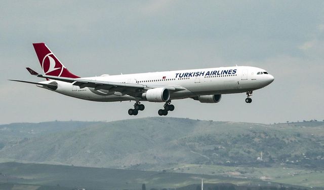 THY uçağı Bakü’ye acil iniş yaptı