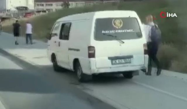 Yayalara korna çalarak yol istedi