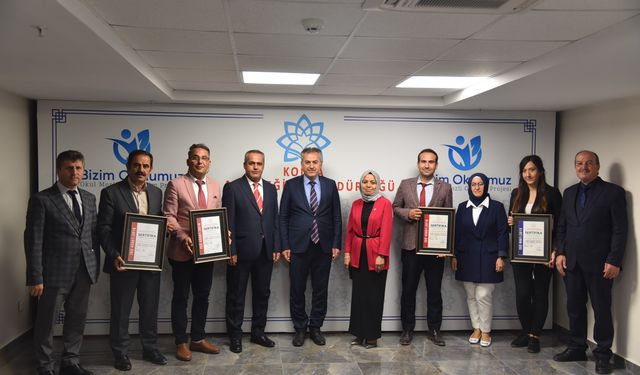 Çalışmalarını tamamlayan okullar sertifikalarını aldı