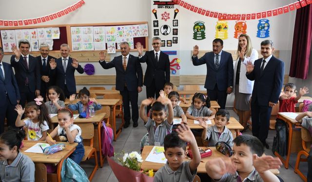 Yerle yeksan olmuştu! Bugün ilk eğitim zili çaldı