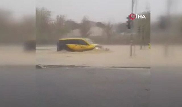 Yağış nedeniyle vatandaşlar zor anlar yaşadı