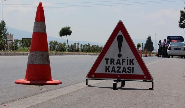 Konya'da otomobil şarampole devrildi: 3 yaralı