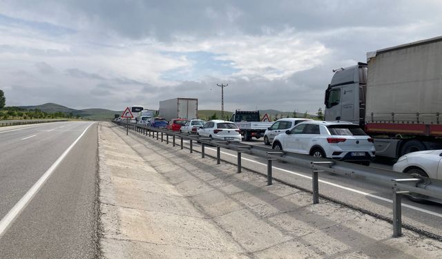 Konya-Afyonkarahisar Yolu onarılıyor