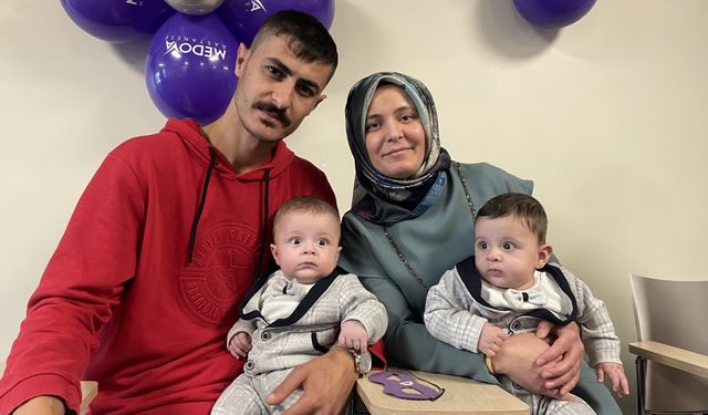 7 aylık doğan ikizler ailenin mutluluğu oldu