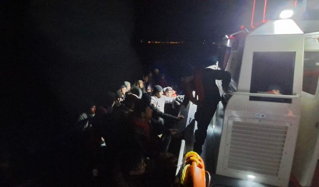 Ölüme terk edilen kaçak göçmenler kurtarıldı