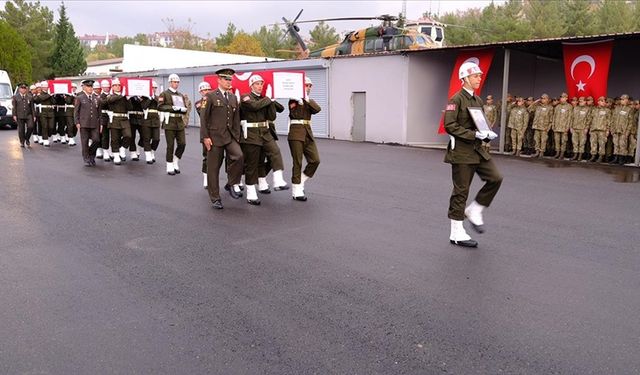 Şehit olan 3 asker için Şırnak'ta tören yapıldı