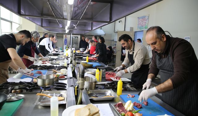 NEÜ’de Akademisyenler en iyi yemek için yarıştı