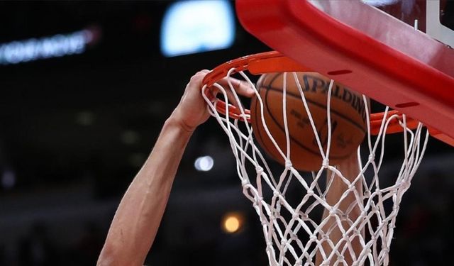 Bucks ve Lakers, konferans yarı finalinde