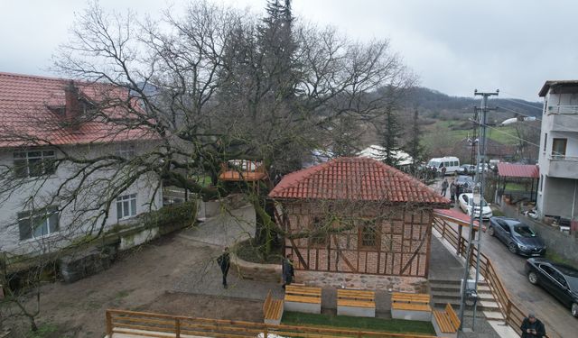 Türkiye’nin en küçük mescidi ibadete açıldı