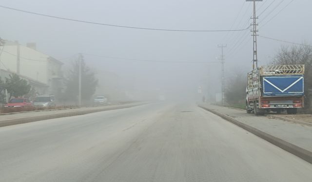 Eskişehir'de etkili olan sis görüş mesafesini azalttı