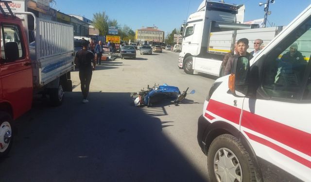 Karapınar'da motosiklet ile tır çarpıştı: 1 yaralı