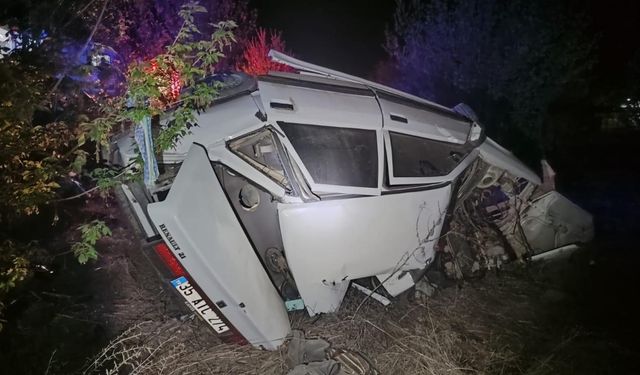 Afyon'da otomobil şarampole devrildi: 1 ölü, 2 yaralı
