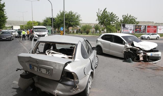 Şanlıurfa'da zincirleme trafik kazasında 7 kişi yaralandı