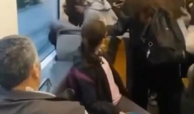 Tramvayda kız öğrenciler saç saça baş başa kavga etti