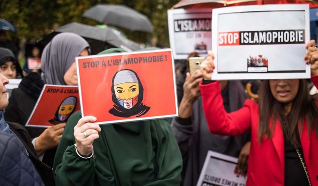 İslamofobi var, ceza ve ses yok!