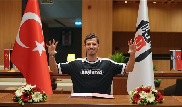Beşiktaş, Salih Uçan'ın sözleşmesini yeniledi