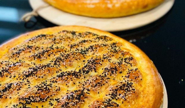 Evde Ramazan Pidesi Tarifi: Fırından Çıkmış Gibi!